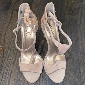 BCBG Paris cream/gold heels - never worn